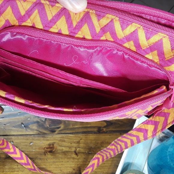**SOLD**Vera Bradley crossbody_b - Picture 4 of 4